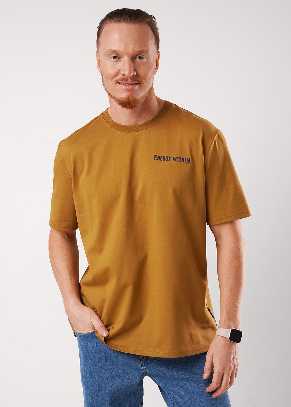 коричневый