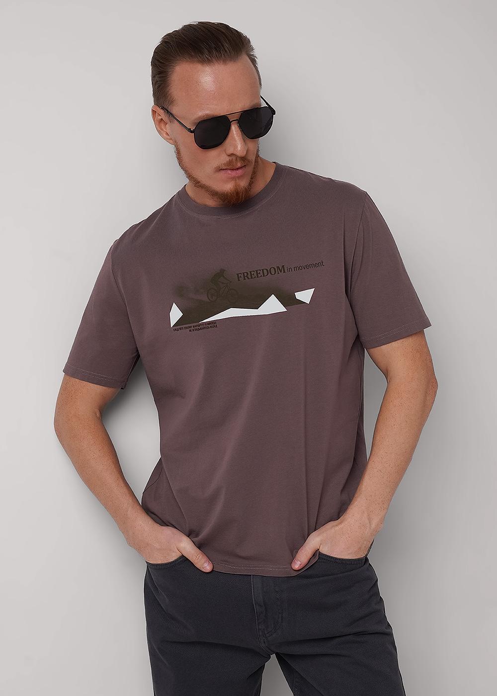 коричневый