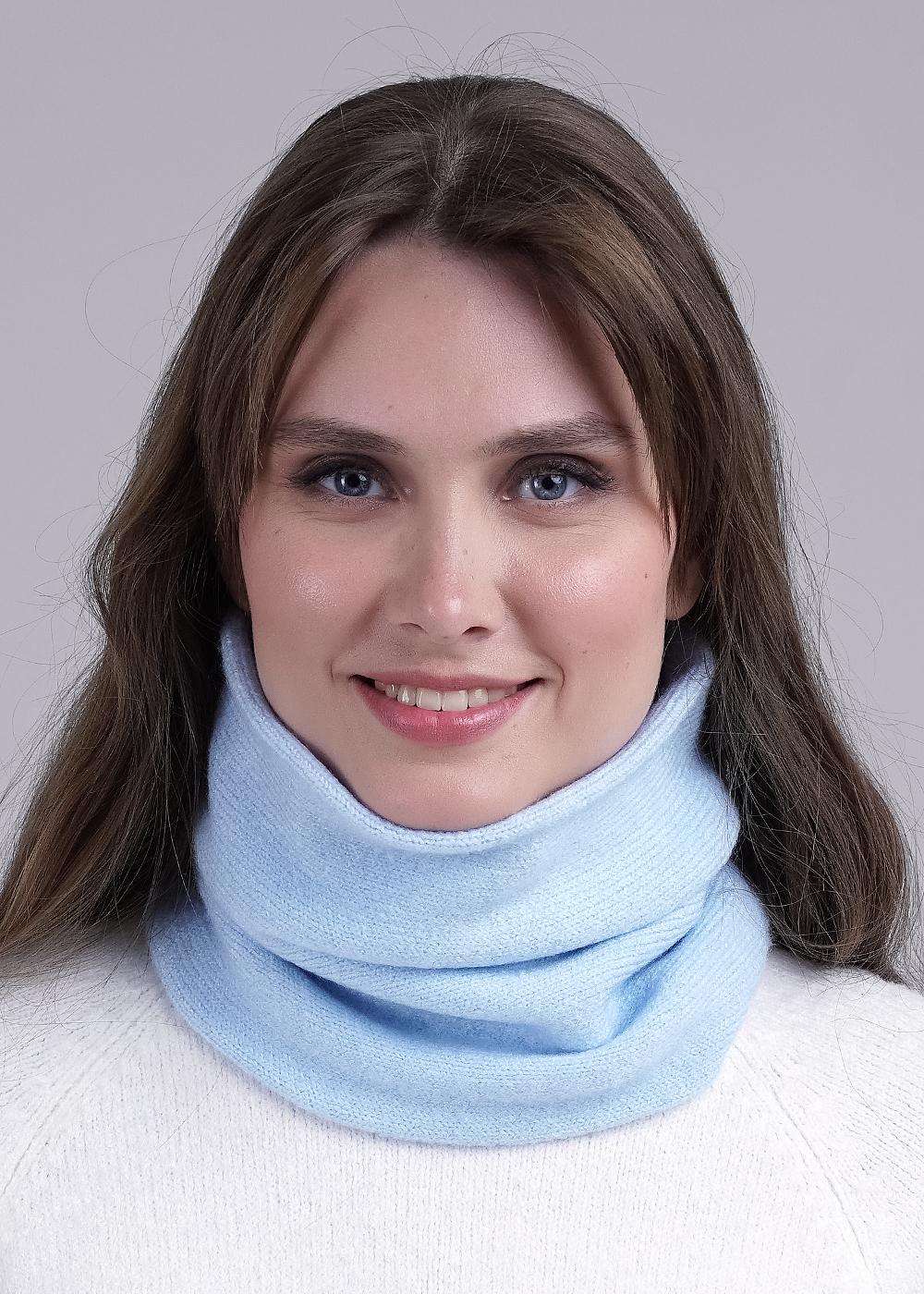 голубой