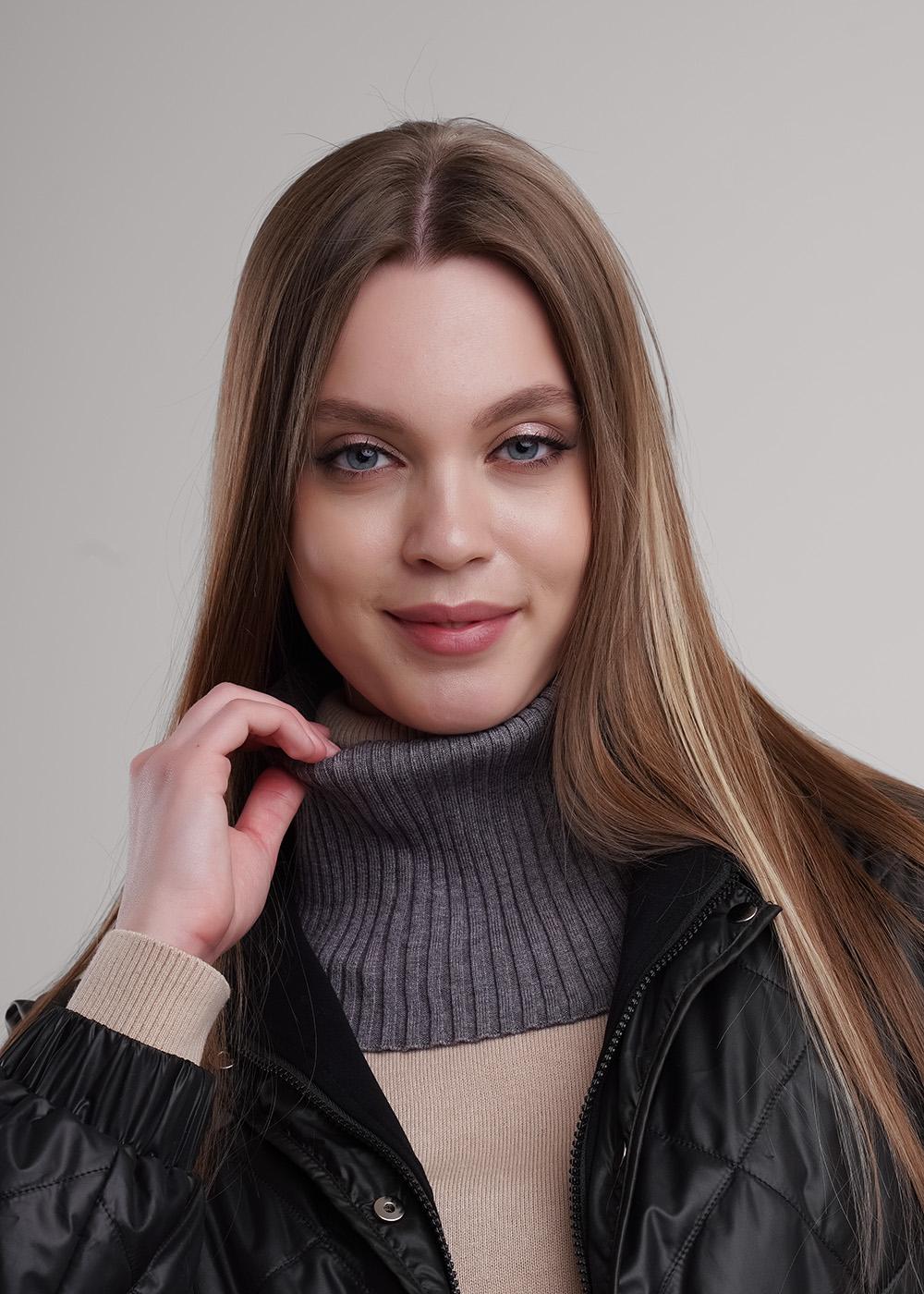 серый